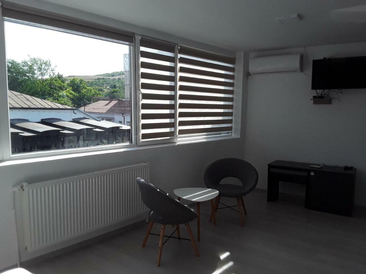 Camere De Inchiriat Central La Calciu Mahmudia Luaran gambar