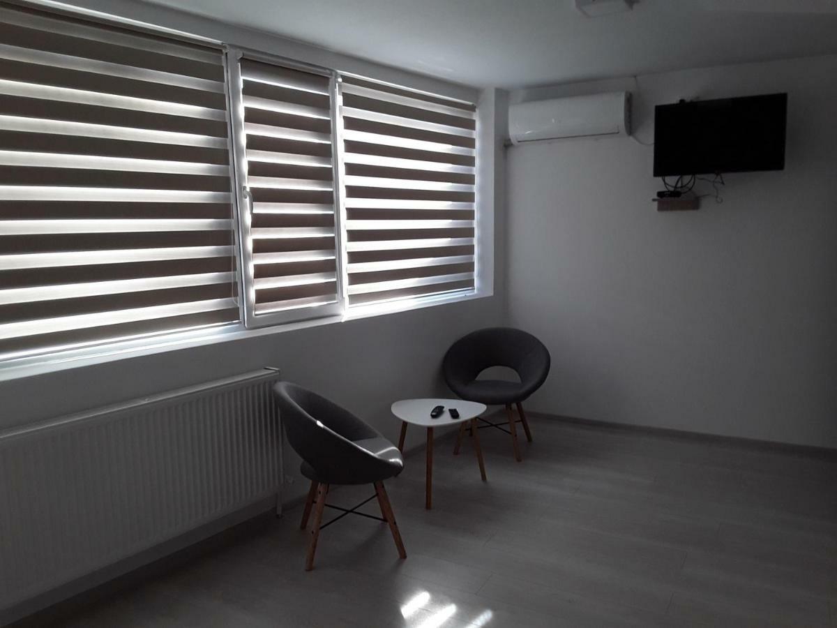 Camere De Inchiriat Central La Calciu Mahmudia Luaran gambar