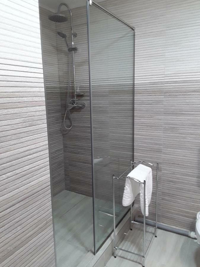 Camere De Inchiriat Central La Calciu Mahmudia Luaran gambar
