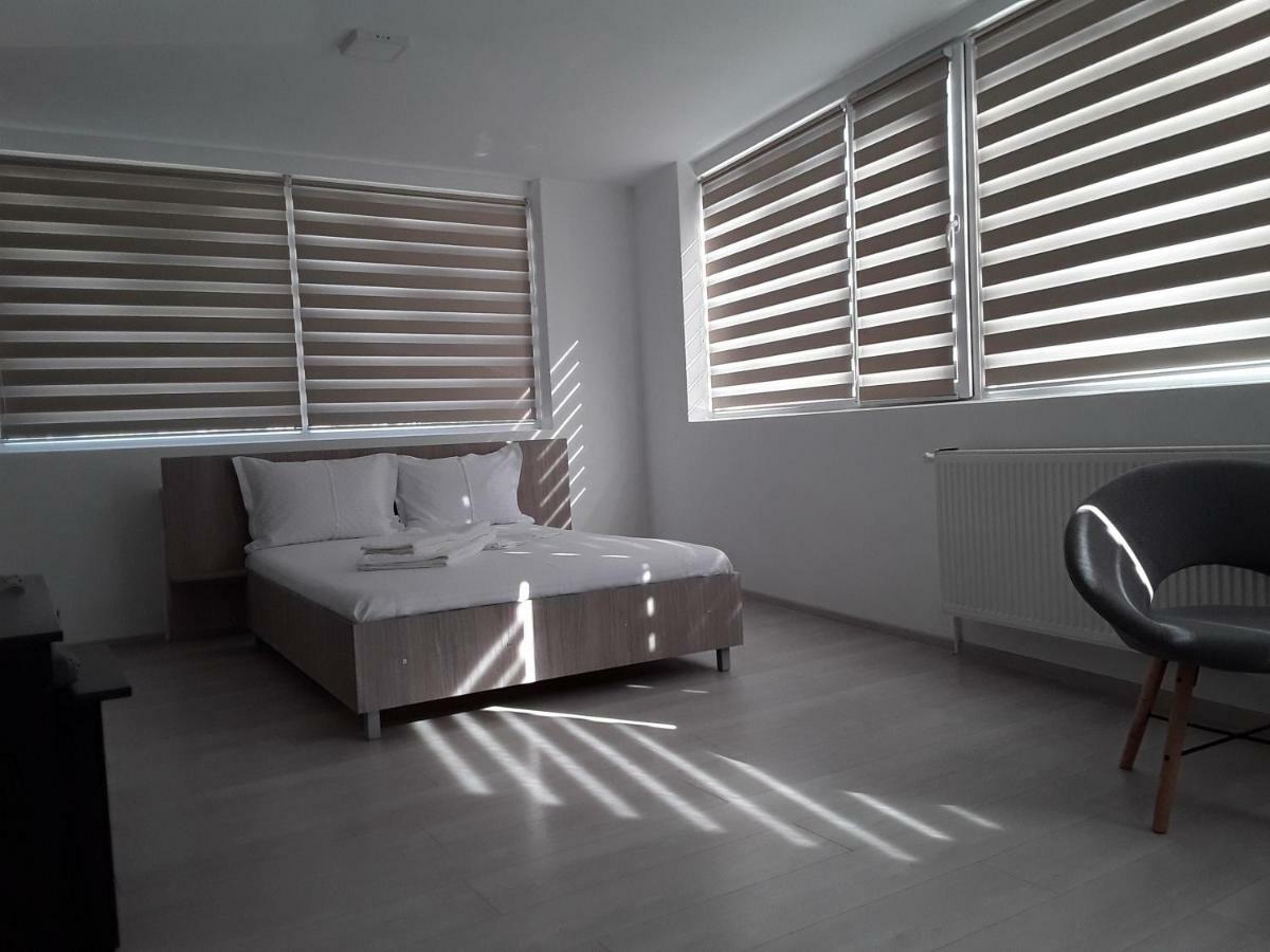 Camere De Inchiriat Central La Calciu Mahmudia Luaran gambar